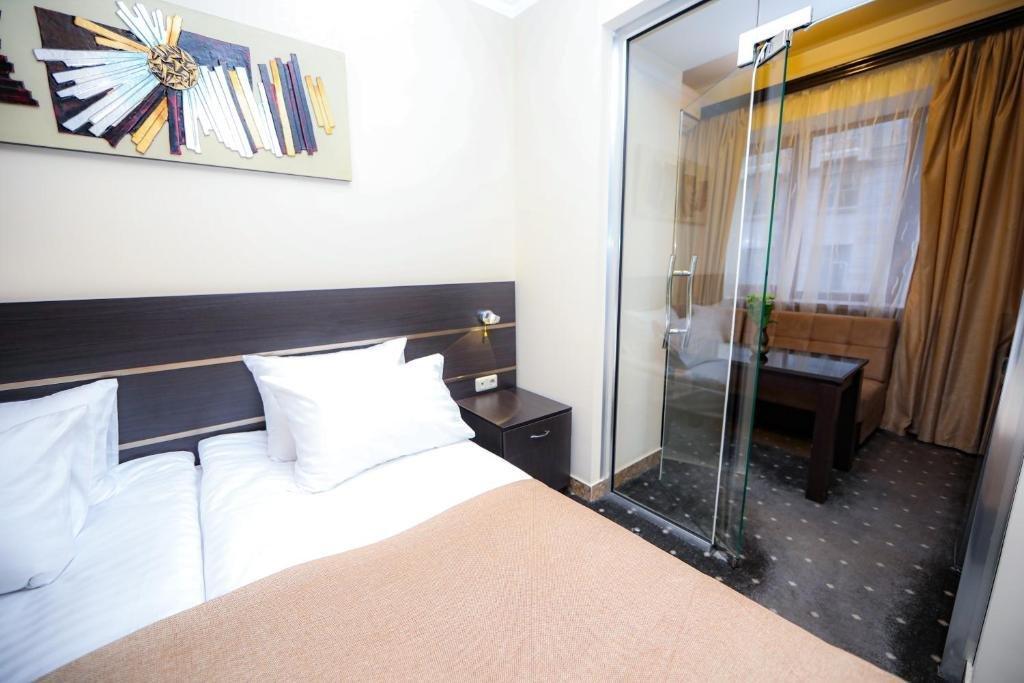 Skyline Hotel Erevan Exterior foto